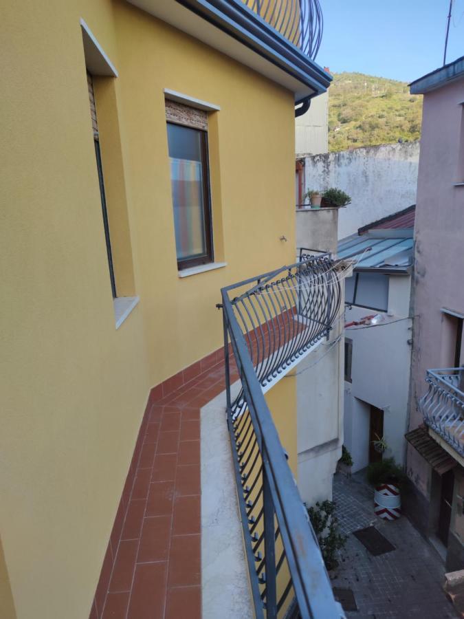 Cottage Gole Alcantara Pafumi Graniti Bagian luar foto